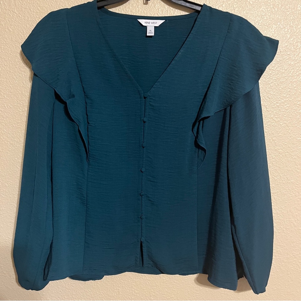 Nine West Women’s XL Hunter Green Ruffle Long Sleeve V-Neck Button Up Blouse
